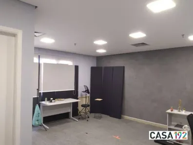 Sala Comercial à venda, 32m² no Santo Amaro, São Paulo
