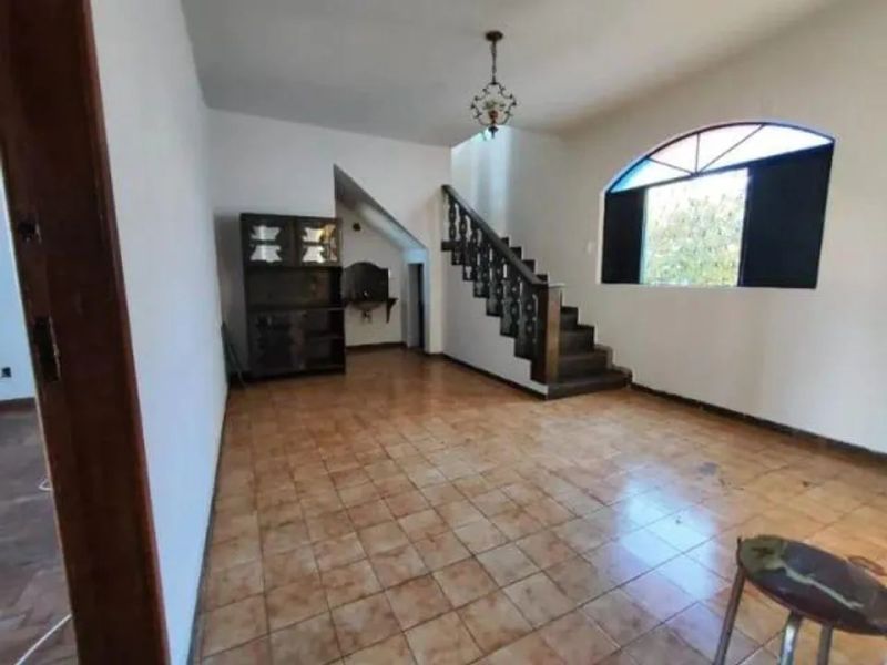 Casa com 3 quartos — Santa Mônica, Belo Horizonte