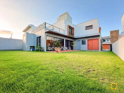 Casa de Condomínio com 3 Quartos à venda, 240m² no Campeche, Florianópolis
