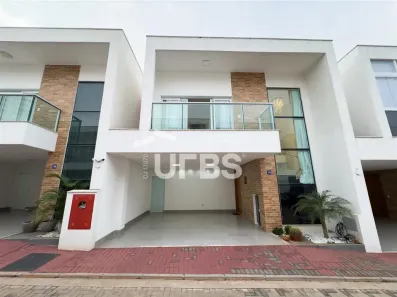 Casa de Condomínio com 3 Quartos à venda, 180m² no Jardim Vitória, Goiânia