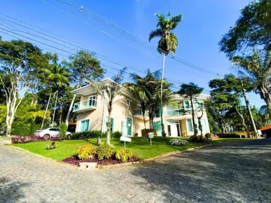 Casa de Condomínio com 4 Quartos à venda, 242m² no Vargem Grande, Teresópolis