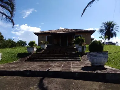 Fazenda/Sítio com 5 Quartos à venda, 200m² no Vila Santos, Caçapava