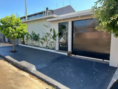 Casa com 3 Quartos para alugar, 250m² no Conjunto Semiramis Barros Braga, Londrina