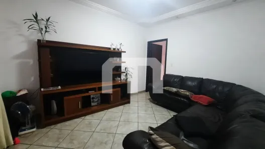 Imóvel Comercial com 4 Quartos para alugar, 300m² no Itaquera, São Paulo