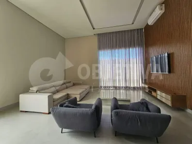 Casa de Condomínio com 3 Quartos para alugar, 250m² no Jardim Sul, Uberlândia
