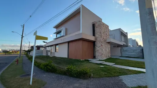 Sobrado com 4 Quartos à venda, 220m² no Universitário, Caruaru
