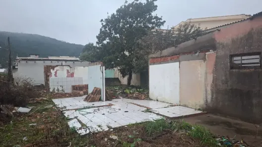 Lote/Terreno à venda, 300m² no Progresso, Laguna
