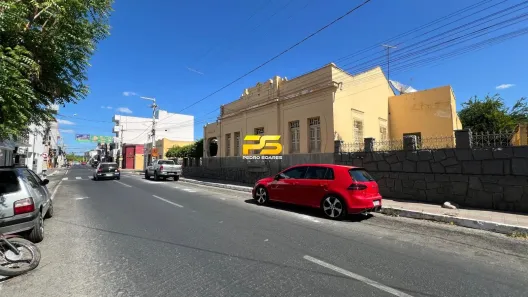 Lote/Terreno à venda, 1620m² no Centro, Patos