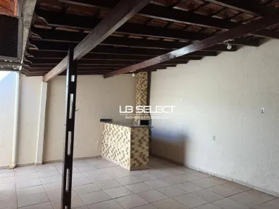 Casa com 3 Quartos à venda, 250m² no Cidade Jardim, Uberlândia