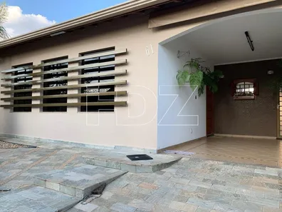 Casa com 3 Quartos à venda, 200m² no Vila Furlan, Araraquara