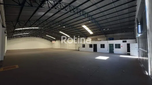 Galpão/Depósito/Armazém para alugar, 800m² no Nossa Senhora das Graças, Uberlândia