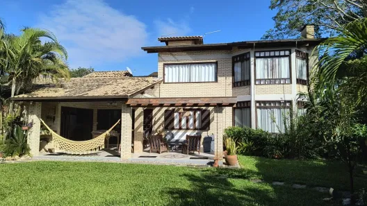 Casa com 3 Quartos para alugar, 320m² no Arroio, Imbituba