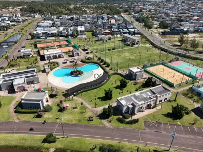Lote/Terreno à venda, 405m² no Condomínio Atlântico Villas Club,