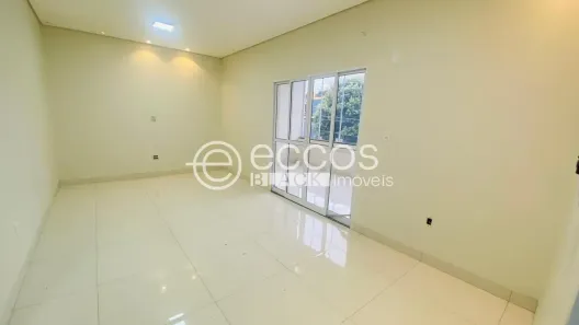 Casa com 7 Quartos à venda, 179m² no Vila Maria Helena, Uberaba
