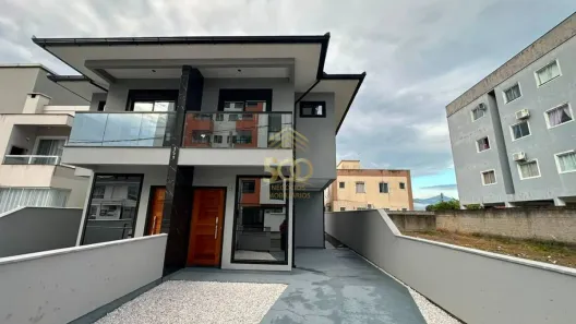 Sobrado com 3 Quartos à venda, 100m² no Nova Palhoça, Palhoça
