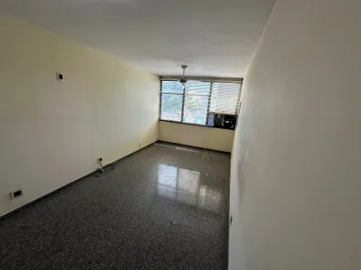 Sala Comercial à venda, 30m² no Vila Isabel, Rio de Janeiro