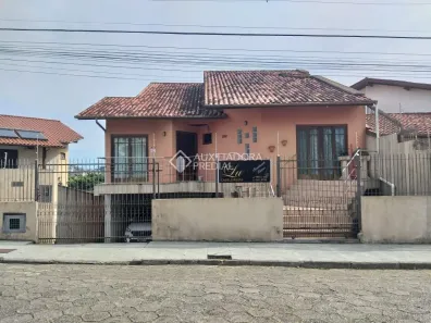 Casa com 4 Quartos à venda, 304m² no Jardim Atlântico, Florianópolis