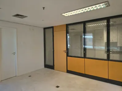 Sala Comercial à venda, 43m² no Cerqueira César, São Paulo