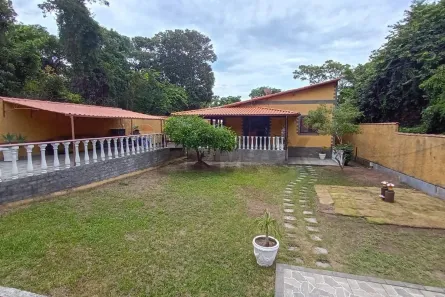 Casa de Condomínio com 2 Quartos à venda, 110m² no Caravelas, Armação dos Búzios