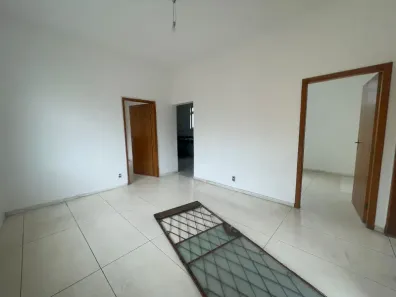 Casa com 3 Quartos para alugar, 80m² no Bonfim, Belo Horizonte