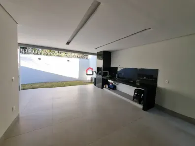 Sobrado com 3 Quartos à venda, 236m² no Jaraguá, Uberlândia