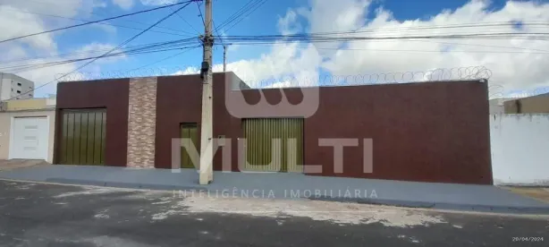 Casa com 1 Quarto para alugar, 500m² no Jardim Europa, Uberlândia