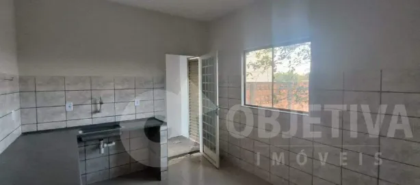 Casa com 2 Quartos para alugar, 90m² no Jardim Patrícia, Uberlândia