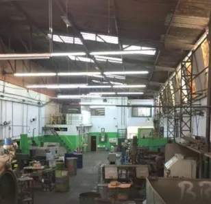 Galpão/Depósito/Armazém para venda ou aluguel, 500m² no Vila Fachini, São Paulo