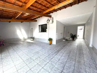 Casa com 3 Quartos à venda, 245m² no Jardim Maria Augusta, Taubaté