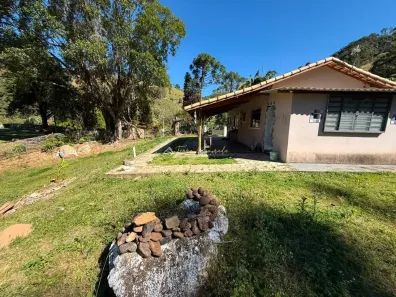 Fazenda/Sítio com 2 Quartos à venda, 1000m² no , Sapucaí-Mirim