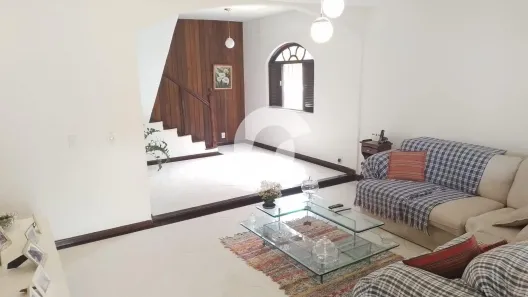 Casa com 4 Quartos à venda, 180m² no Itaipu, Niterói