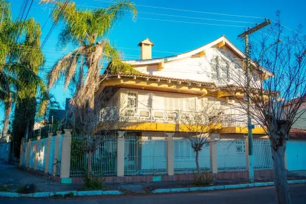 Casa com 4 Quartos à venda, 371m² no Jardim Itu, Porto Alegre