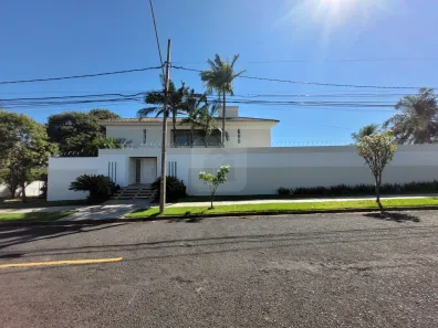 Sobrado com 3 Quartos para alugar, 329m² no Morada da Colina, Uberlândia