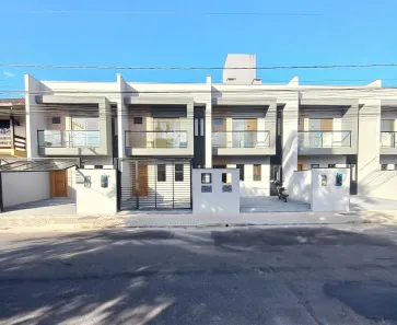 Sobrado com 2 Quartos à venda, 85m² no Costa e Silva, Joinville