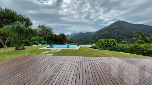 Casa de Condomínio com 5 Quartos à venda, 330m² no Nogueira, Petrópolis