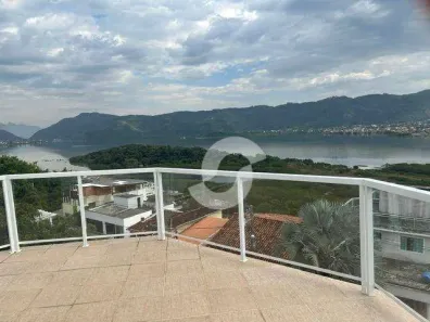 Casa com 3 Quartos à venda, 450m² no Camboinhas, Niterói