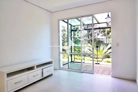 Casa de Condomínio com 3 Quartos para alugar, 120m² no Lagoa da Conceição, Florianópolis