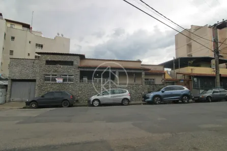 Casa com 4 Quartos à venda, 183m² no Santa Catarina, Juiz de Fora