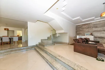 Casa com 4 Quartos à venda, 343m² no Cabral, Contagem