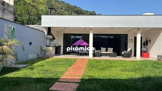 Casa com 3 Quartos à venda, 167m² no Centro, Caraguatatuba