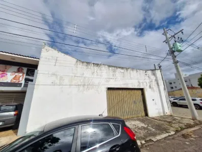 Sala Comercial para alugar, 450m² no Fragata, Marília