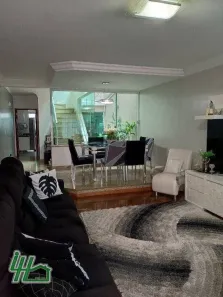 Sobrado com 4 Quartos à venda, 254m² no Vila Pinheirinho, Santo André