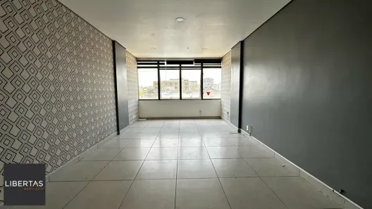 Sala Comercial à venda, 32m² no São Geraldo, Porto Alegre