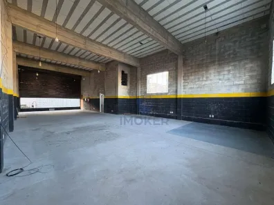 Galpão/Depósito/Armazém para alugar, 130m² no Vila Florindo, Itaquaquecetuba