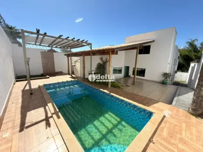 Casa com 5 Quartos à venda, 280m² no Jardim Inconfidência, Uberlândia