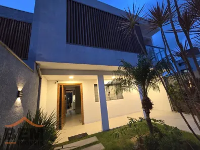 Casa com 3 Quartos para alugar, 180m² no Lídia Duarte, Camboriú