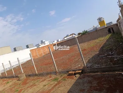 Lote/Terreno à venda, 600m² no Novo Mundo, Uberlândia