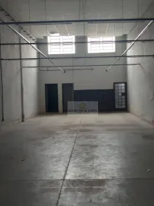 Galpão/Depósito/Armazém para alugar, 180m² no Centro, Taubaté