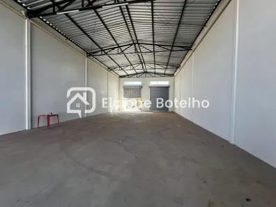 Galpão/Depósito/Armazém para alugar, 340m² no Brasil, Uberlândia