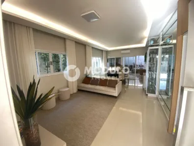 Casa com 3 Quartos à venda, 220m² no Jardim Karaíba, Uberlândia